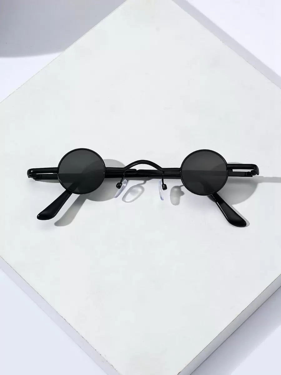 1pc Metal MINI Super Small Round Mirror, Fun Niche Decoration Mirror, Vintage Fashion For Men And Women, Suitable For Travel, Photo Shooting, Live Broadcast, Personality, Ins Modeling, Decoration, Masquerade, Music Festival Glasses For Summer Beach Vacati