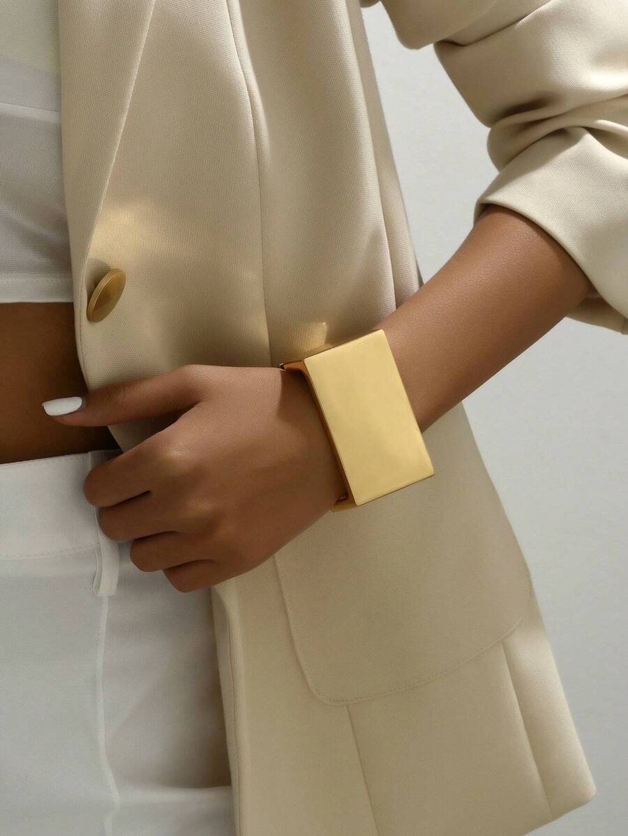 1pc Fashion Wide Square & Round Geometric Design Zinc Alloy Bangle, Exaggerated Abstract Vintage Luxury Minimalist Elegant High-End Lady, Suitable For Daily, Party, Friend Gathering, Romantic Travel, Street Style, Business Meeting